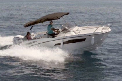 Charter Motorboat Karnic Sl602 Les Issambres