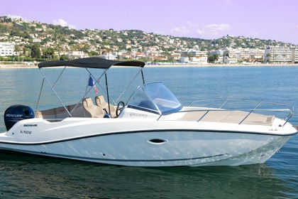 Hire Motorboat Quicksilver Activ 675 Sundeck Cannes