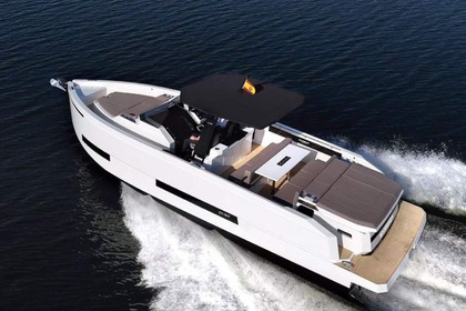 Aluguel Lancha De Antonio D32 Veneza