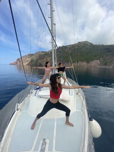 Liparischen Inseln Sailboat Macwester 36 alt tag text