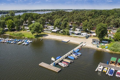 Czarter Houseboat WOMA Haußfloß Brandenburg