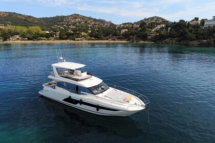 Verhuur Motorjacht Prestige Prestige 590 Saint-Raphaël