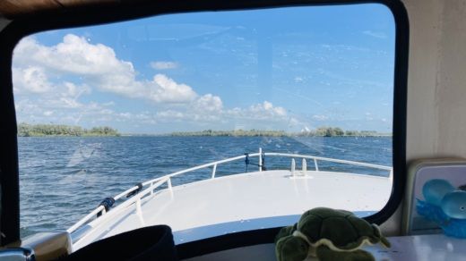 Biesbosch Houseboat Fientje X alt tag text