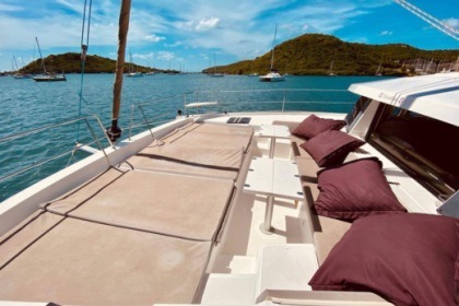 Hire Catamaran BALI 45 Grenadines
