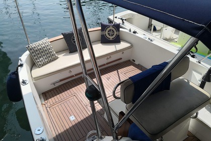 Hire Motorboat Poseidon nemesis 23 cabin Procida