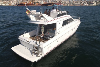 Charter Motorboat Ferreti 39 Vigo