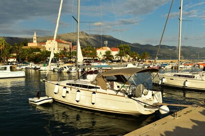 Rental Sailboat JEANNEAU 349 Ploče