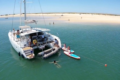 Hire Catamaran Lagoon 400 S2 Faro