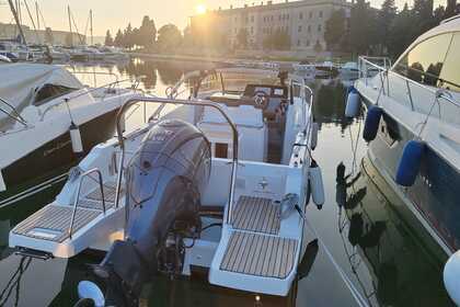Charter Motorboat Jeanneau Cap Camarat 7.55 Pula