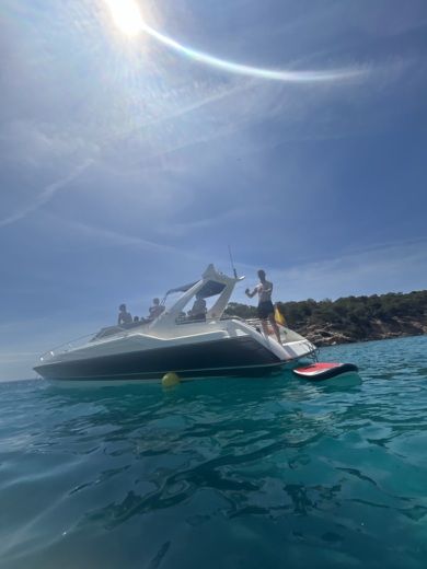 Palma de Majorque Motorboat Sunseeker Apache 45 alt tag text