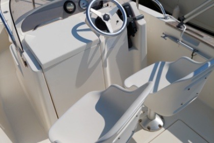 Charter Motorboat Jeanneau CAP CAMARAT Narbonne Plage