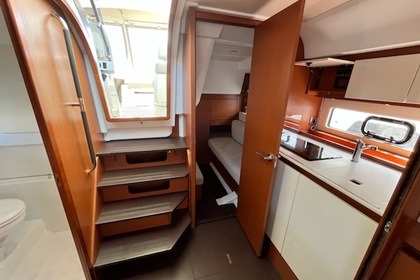 Location Yacht à moteur Jeanneau LEADER 36 Saint-Cast-le-Guildo