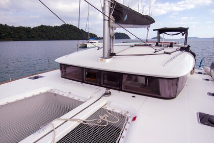 Charter Catamaran Lagoon-Bénéteau Lagoon 400 S2 - 4 + 1 cab. Ko Chang District