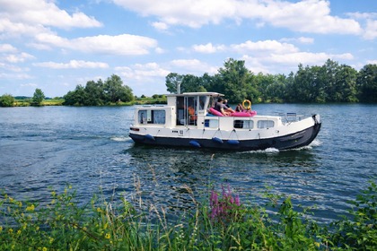 Charter Houseboat LOCABOAT Penichette 930 P 935 Saint-Jean-de-Losne