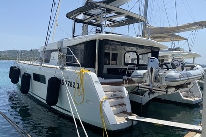 Hire Catamaran Lagoon Lagoon 52f Salerno