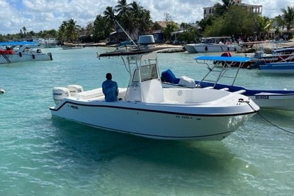 Noleggio Barca a motore MAKO MAKO 26 CENTER CONSOLE Bayahibe