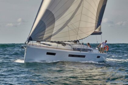 Charter Sailboat Jeanneau Sun Odyssey 490 Skiathos