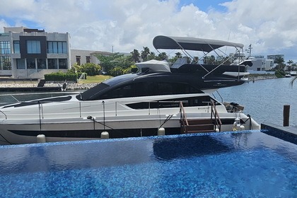 Hire Motor yacht Fairline 53 Cancún