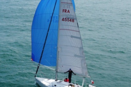 Rental Sailboat Beneteau First 31.7 Saint-Gilles-Croix-de-Vie