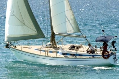 Charter Sailboat Stern Magoo 42 Roda de Berà
