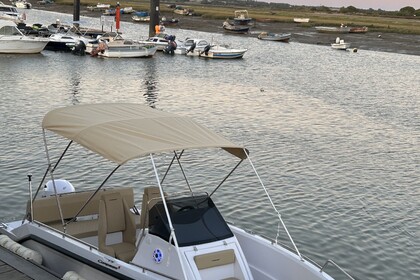 Rental Motorboat Compass 6S Lepe