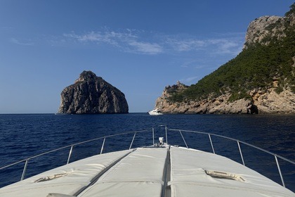 Hire Motorboat Sea Ray 400 Sun Sport Port de Pollença