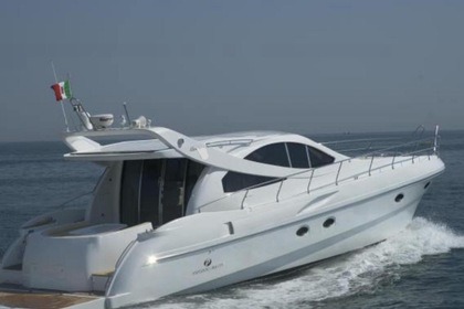 Miete Motorboot innovazione e progetti Alena 48 Sainte-Maxime