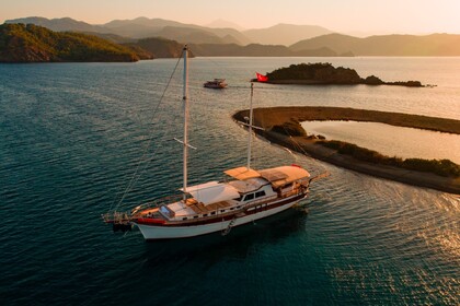 Rental Gulet Custom built gulet capacity of 10 people Standard plus gulet Fethiye