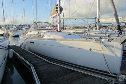 Rental Sailboat Jeanneau Sun Odyssey 379 Saint-Quay-Portrieux