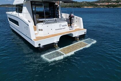 Hire Motorboat Fountaine Pajot My 37 Saint-Raphaël