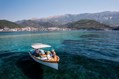 Alquiler Lancha Wooden boat Riva Budva