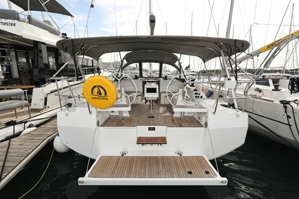 Charter Sailboat Bavaria Yachtbau Bavaria C42 Šibenik