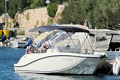 Hire Motorboat Quicksilver Activ 675 Sundeck Preko