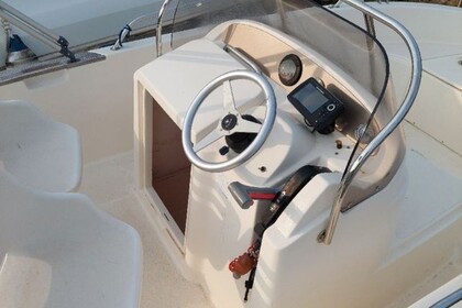 Location Bateau à moteur Jeanneau CAP CAMARAT Narbonne Plage