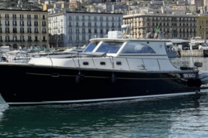 Miete Motorboot Cantieri Estensi Goldestar Classic 440 Ischia