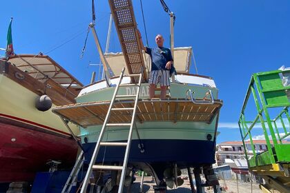 Noleggio Barca a motore Cantieri di Pisa Kitalpha 15 Catania