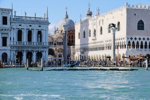 Venetië Motorboat Colombo Super indios 24 alt tag text