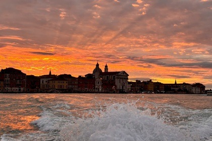 Noleggio Barca a motore Amadi Topa Venezia