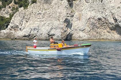 Charter Motorboat Aprea Gozzo Sorrentino Capri