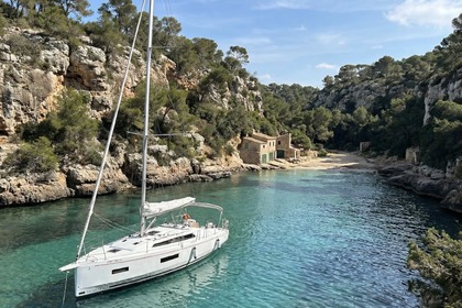 Чартер Парусная яхта Beneteau Oceanis 37.1 Мальорка