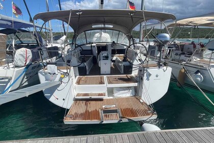Miete Segelboot Jeanneau Sun Odyssey 440 Golfo Aranci
