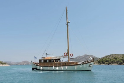 Rental Motorboat Traditional Mediterranean Cruiser Loutraki