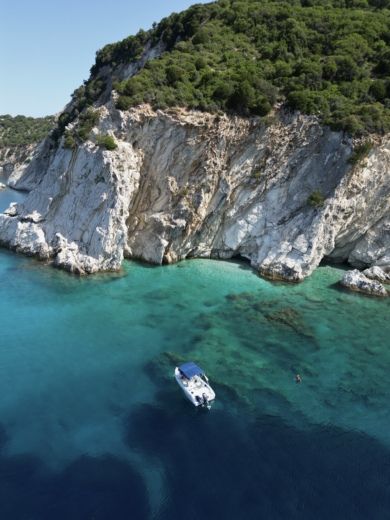 Léucade Without license Karel 500v - Lefkafa Island alt tag text