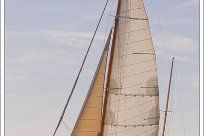 Ενοικίαση Ιστιοπλοϊκό σκάφος Alcor Yacht classique Λα Τρινιτέ-συρ-Μερ