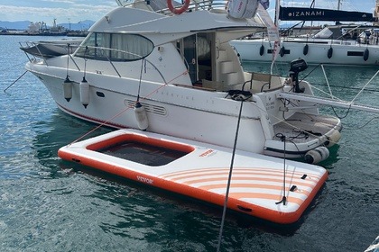 Hire Motorboat Jeanneau Prestige 32 Athens