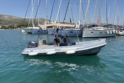 Czarter Ponton RIB Bura Bura 5.7 step Trogir
