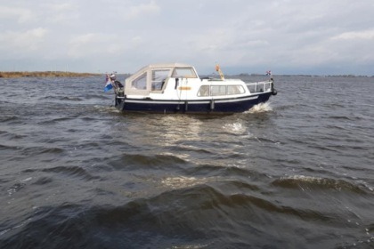 Rental Motorboat Eista Doerak 7.80OK Akkrum