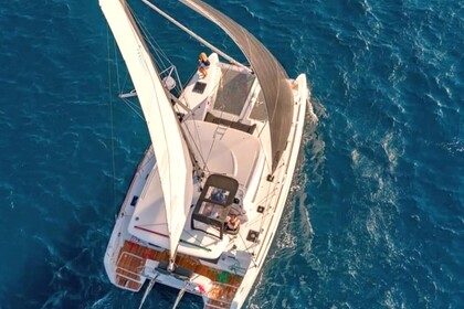 Verhuur Catamaran Lagoon Lagoon 40 Alimos
