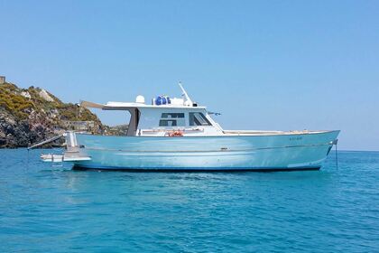 Charter Motorboat Gozzo 15 mt Salina