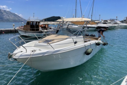 Hire Motorboat Capelli 28WA Luštica